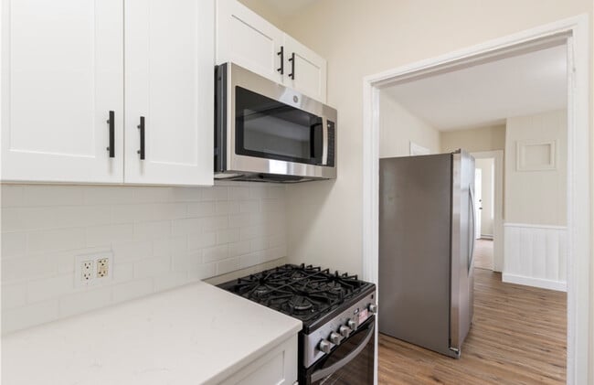 9 Woodbine St unit 1, Providence, RI 02906 - photo 2