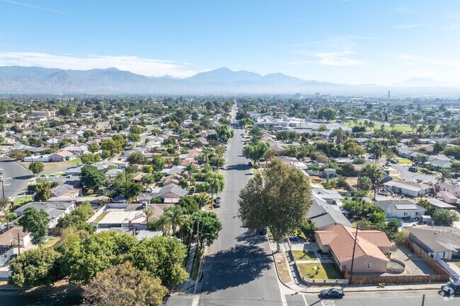 Nestled in San Bernardino, Carvedale offers a perfect blend of suburban living and convenience.