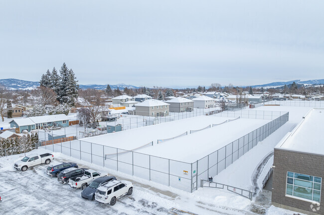 Evergreen Middle School has several tennis courts behind the school.
