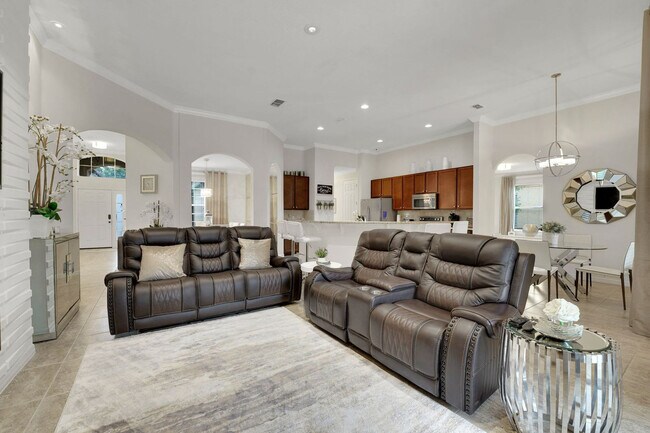 4060 Oak Tree Dr unit ID1337486P, Davenport, FL 33837 - photo 2