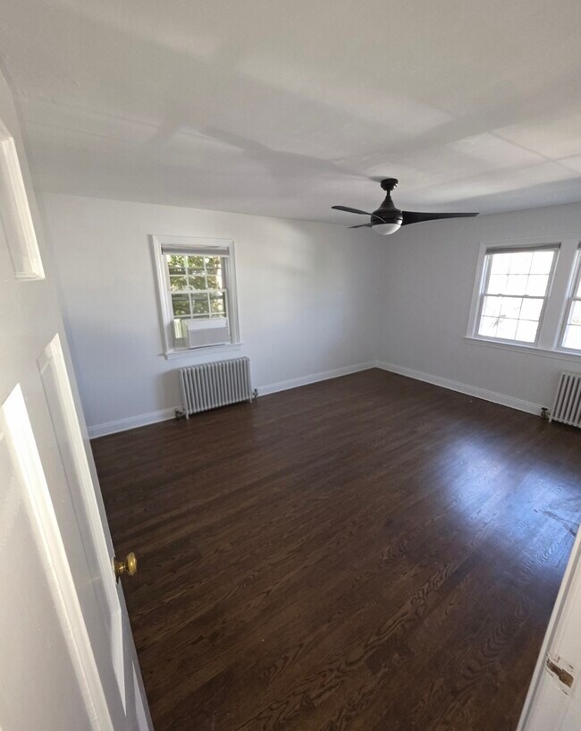 11 Lawrence Ave, Malverne, NY 11565 - photo 4