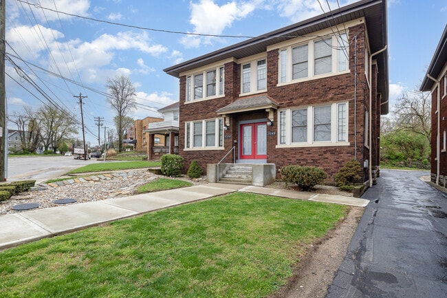 Front & Sidewalks