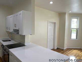 879 Beacon St Unit 11, Boston, MA 02215