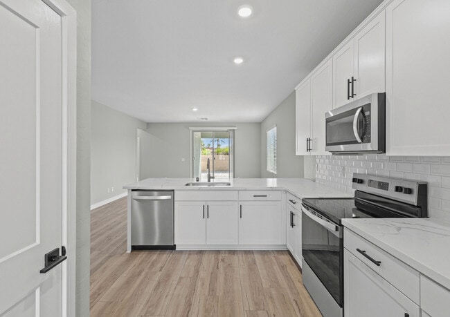 4461 Pinoche Ave unit 36486510, North Las Vegas, NV 89032 - photo 3