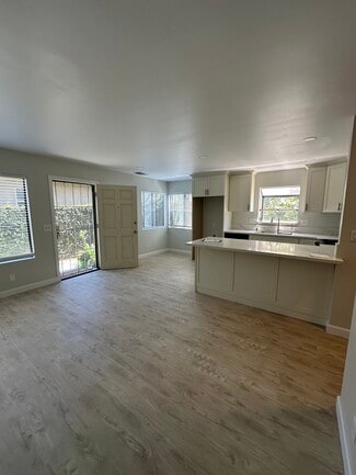 10208 Beach St, Bellflower, CA 90706