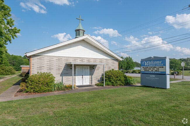 Indian Creek Welcome Baptist Church School in Greenbrier East has less than 50 students.