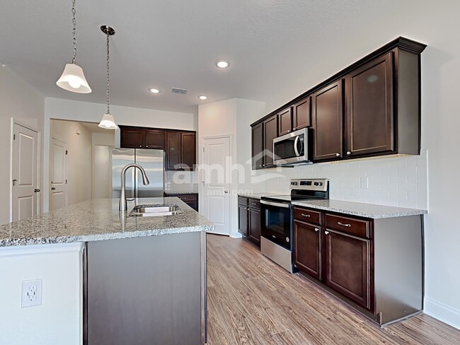 1305 Mount Logan Dr, Apopka, FL 32712 - photo 4