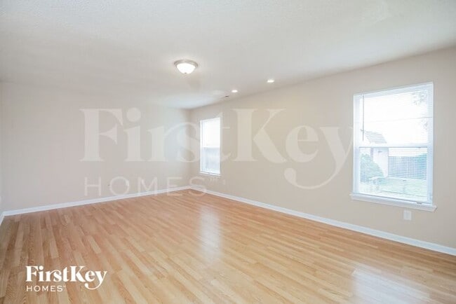 220 Woodstream Ct, Greenfield, IN 46140 - photo 4