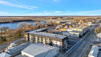 305 E 2nd St, Yankton, SD 57078