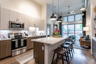 714 Mccullough Ave, San Antonio, TX 78215