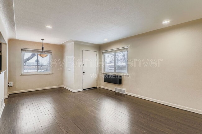 3595 Grape St, Denver, CO 80207 - photo 5