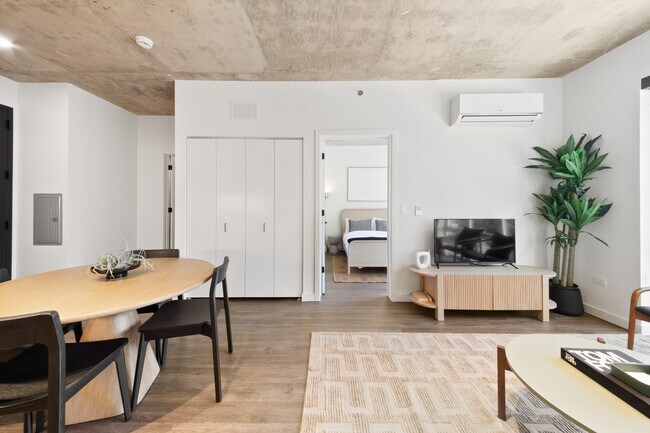 Hugo River North, Chicago, IL 60654 - photo 6