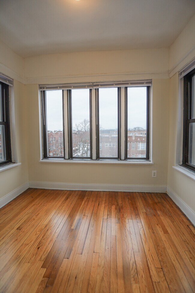 7445 N Greenview Ave unit 318, Chicago, IL 60626 - photo 5