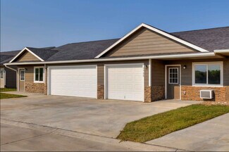 5790 Vision Dr, Pleasant Hill, IA 50327