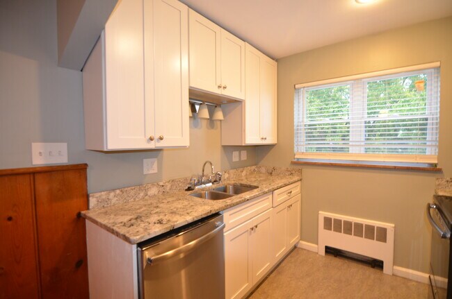 6834 Park Ave unit D, Cincinnati, OH 45236 - photo 6