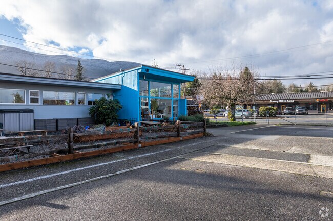 Mt. Si Arbor Montessori School building.