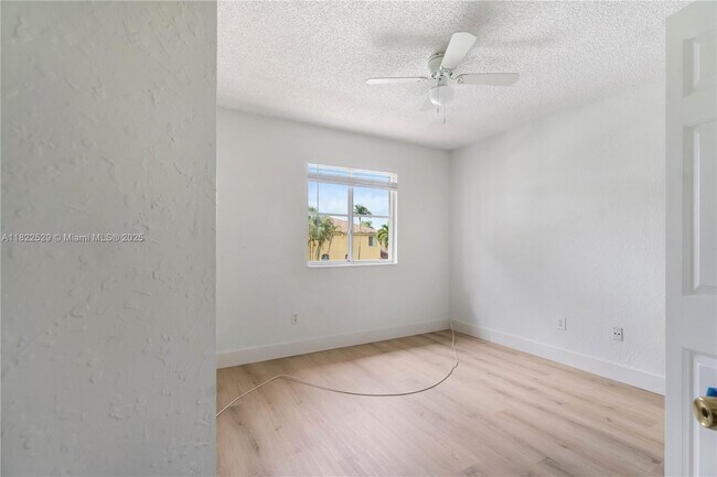 15857 SW 16th St, Pembroke Pines, FL 33027 - photo 4