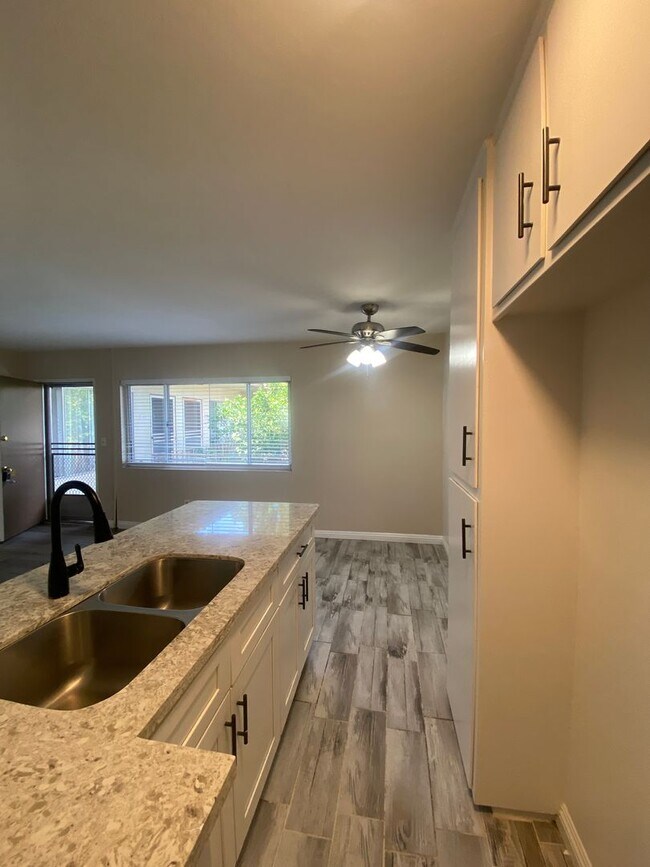 La Chateau, Long Beach, CA 90813 - photo 5