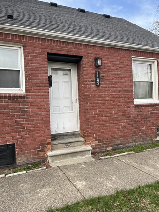 1105 Russell Ave, Lincoln Park, MI 48146