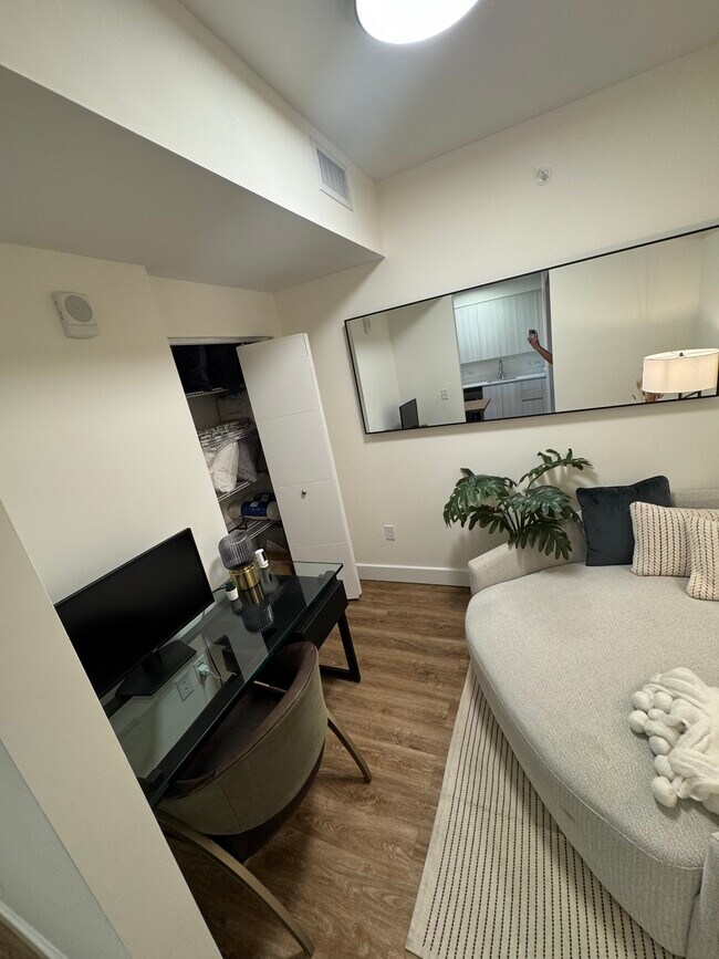 516 NE 3rd St unit A2, Dania, FL 33004 - photo 2