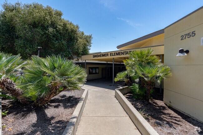 Sinsheimer Elementary School has a 23 to 1 student-teacher ratio according to niche.