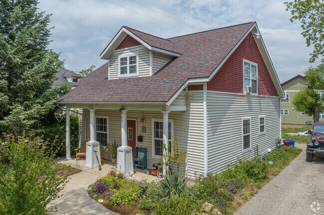 Here is one example of a beautifully-landscaped bungalow-style home in the Roosevelt Park neighborhood.