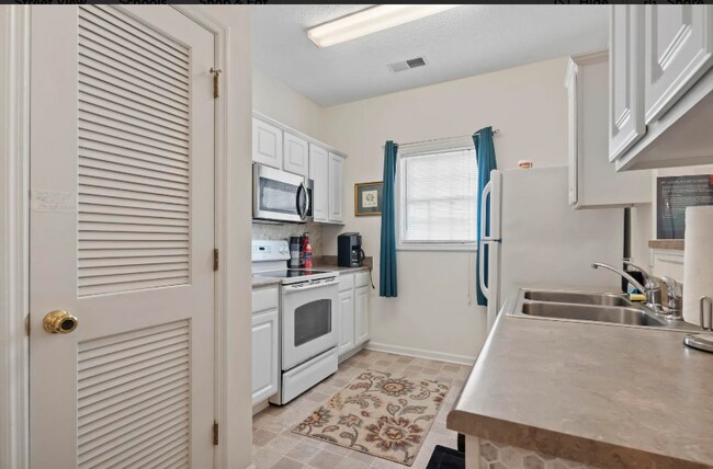 2090 Cross Gate Blvd unit 205, Myrtle Beach, SC 29575 - photo 4