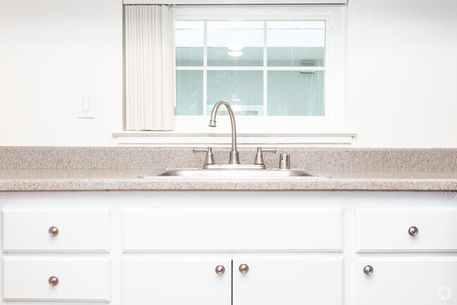 St Moritz Apartments, Concord, CA 94520 - photo 4