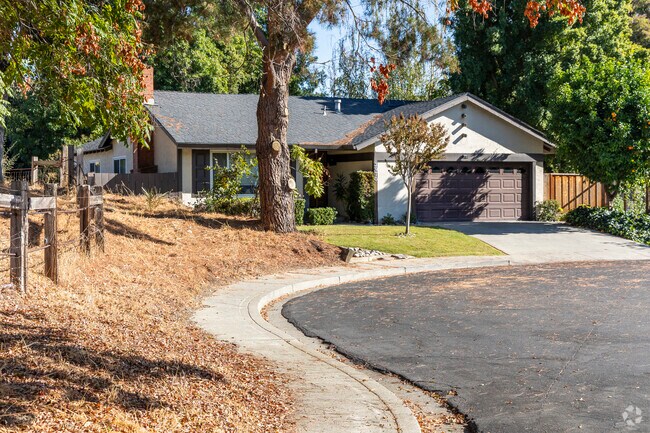 Single family homes up against beautiful trails and green spaces are the vibe in Vista Diablo.