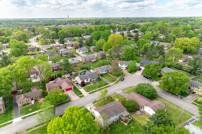 Some homeowners in Plantation enjoy quiet streets on private cul-de-sacs.