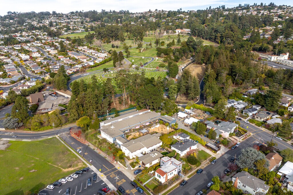 Educational opportunities abound at Golestan/Tehiyah Day School.