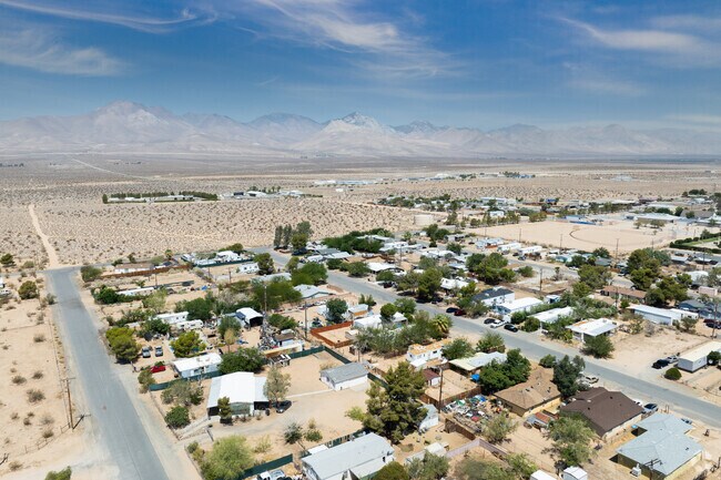 Homes in Inyokern are located near the downtown area.