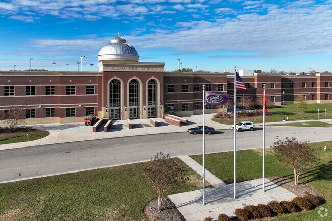 Alcoa High School is a public, accredited 9-12 grade school in the town of Alcoa, TN.