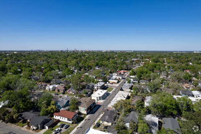 Live Oak is located a few short miles southeast of Historic Savannah.