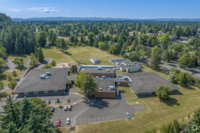 Aerial view of Chehalem Elementary School in the neighborhood of West Beaverton, Oregon.