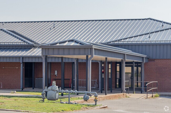 Elgin Middle School challenges students by offering an all encompassing curriculum.