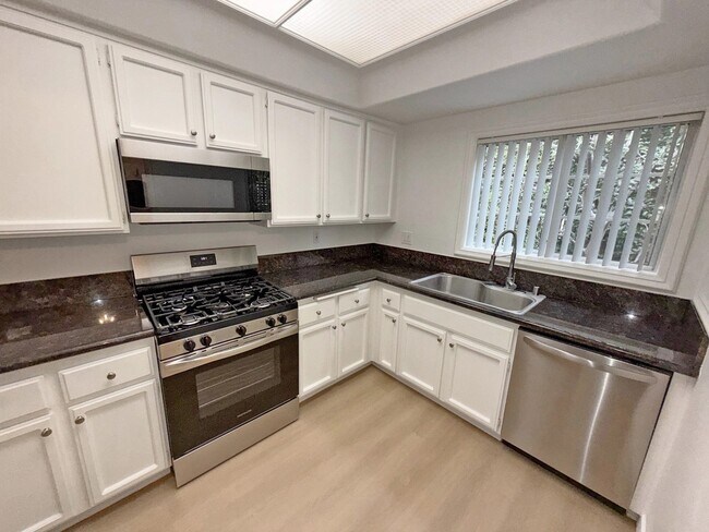 922 Croft Ave unit 104, Los Angeles, CA 90069 - photo 5