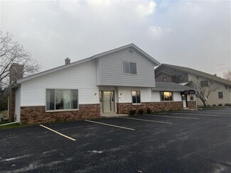 4646 S 124th St, Greenfield, WI 53228