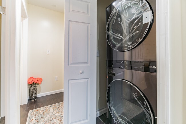 14330 185th St unit 1, Springfield Gardens, NY 11413 - photo 3