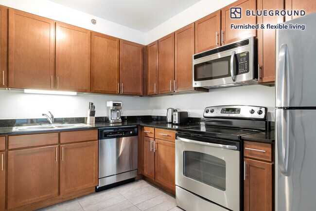 210 N Wells St unit FL19-ID282, Chicago, IL 60606 - photo 5