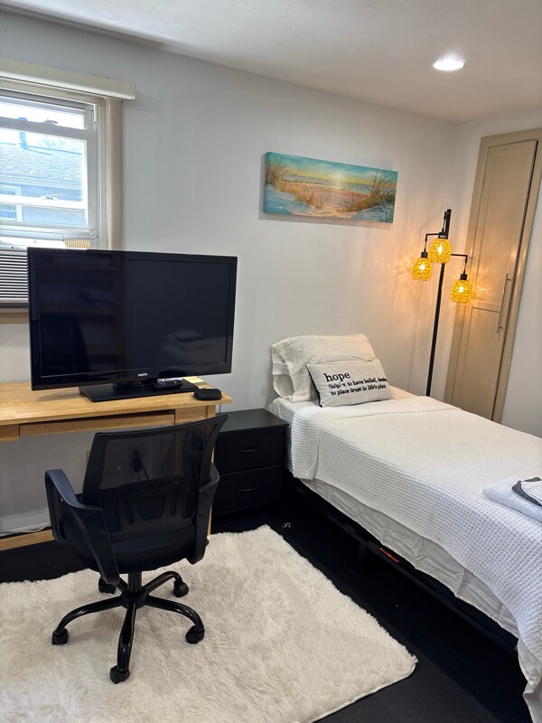 105 Robert Dr unit Room  2, Syracuse, NY 13210 - photo 2