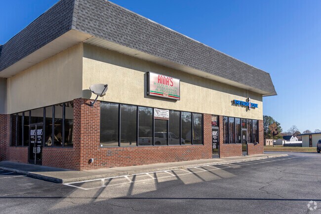 Enjoy Windsor's delicious Italian cuisine at Anna's Ristorante Italiano and Pizzeria.