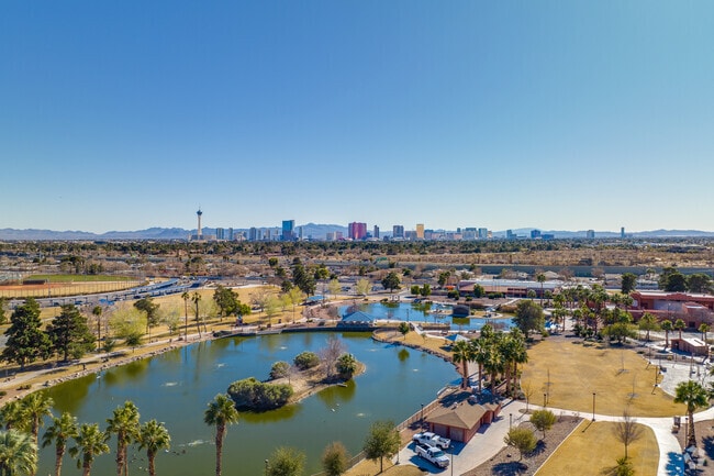Twin Lakes Las Vegas Lorenzi Park twin lakes.