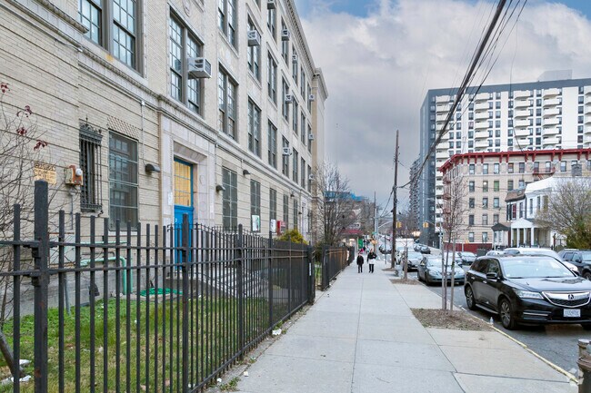 Ps 595 is a public school located in Bronx, NY.