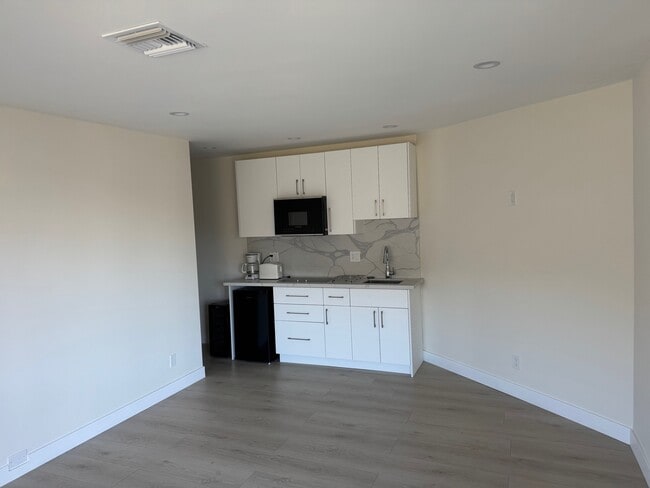 2303 Pennerton Dr unit 1, Glendale, CA 91206 - photo 5