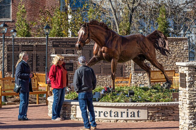 Horse race enthusiasts can visit nearby Secretariat Park in Paris.