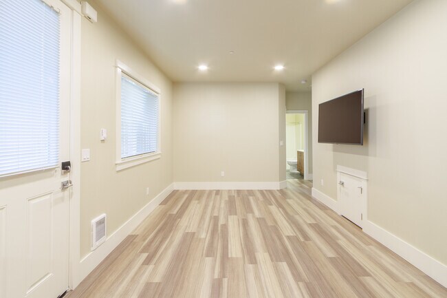 1012 NW 23rd St unit A, Corvallis, OR 97330 - photo 6