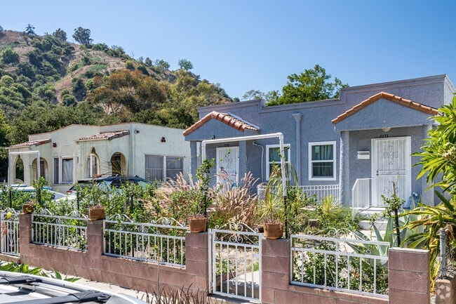 Explore diverse housing styles in Elysian Valley, from bungalows to modern builds.