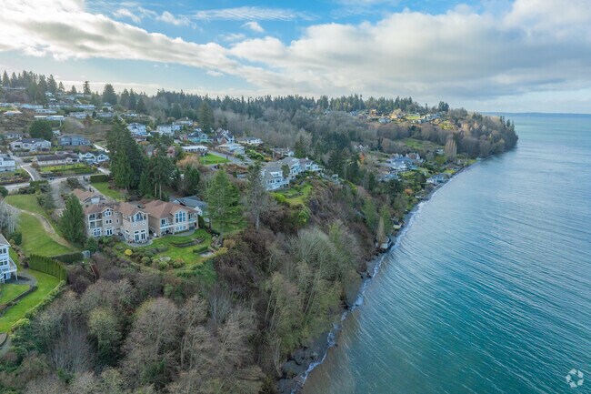 Buenna sits on the shores of the Puget Sound.