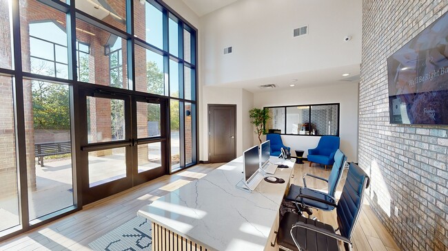 The-Landing-CoMo-Clubhouse-Front-Desk